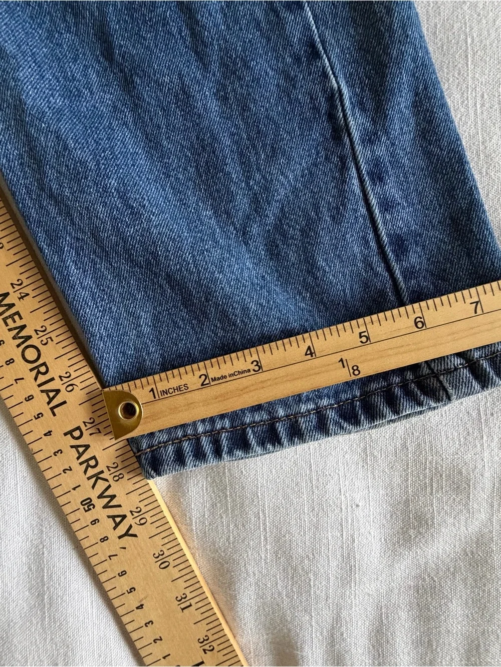 Levi's 505 Jeans Mens 34x30 Blue Straight Leg Denim Medium Wash Classic Fit